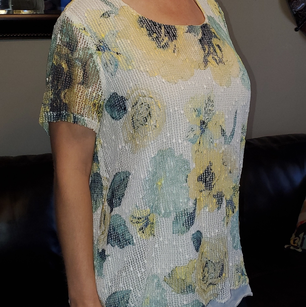 Nice floral print tee